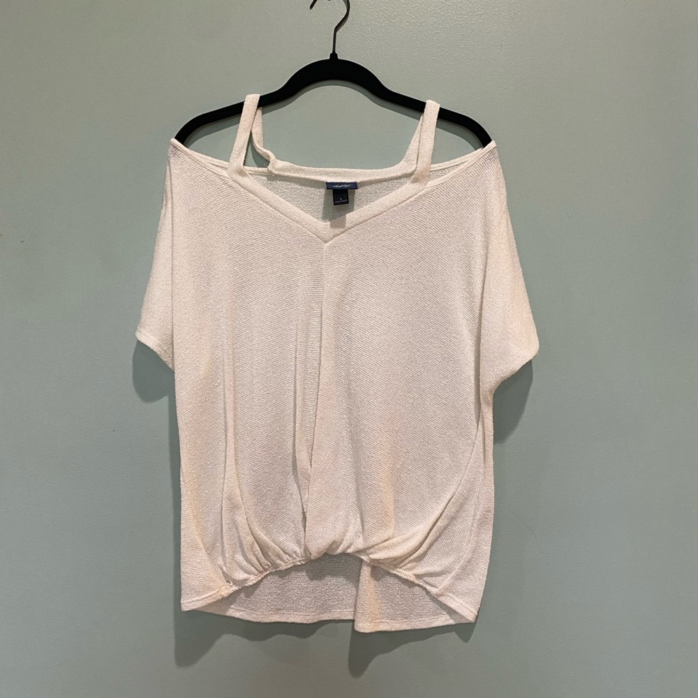 the cutest off the shoulder top!